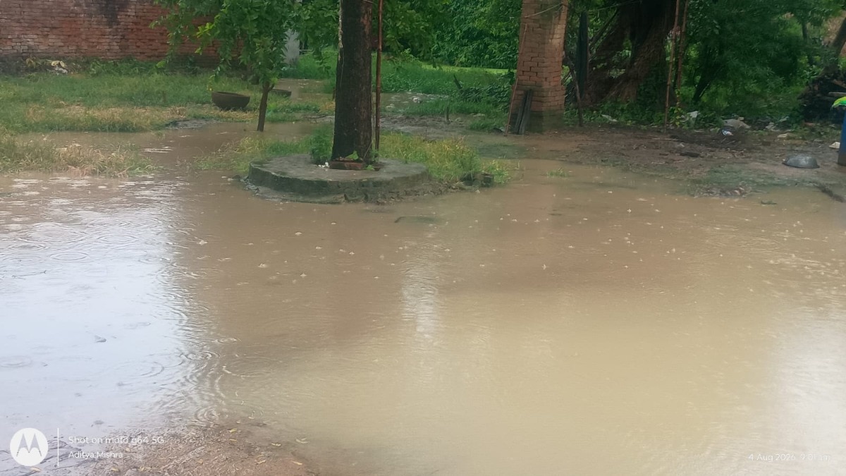Amethi News: अमेठी में झमाझम बारिश से किसानों को मिली राहत, तापमान गिरकर 28 डिग्री पहुंचा