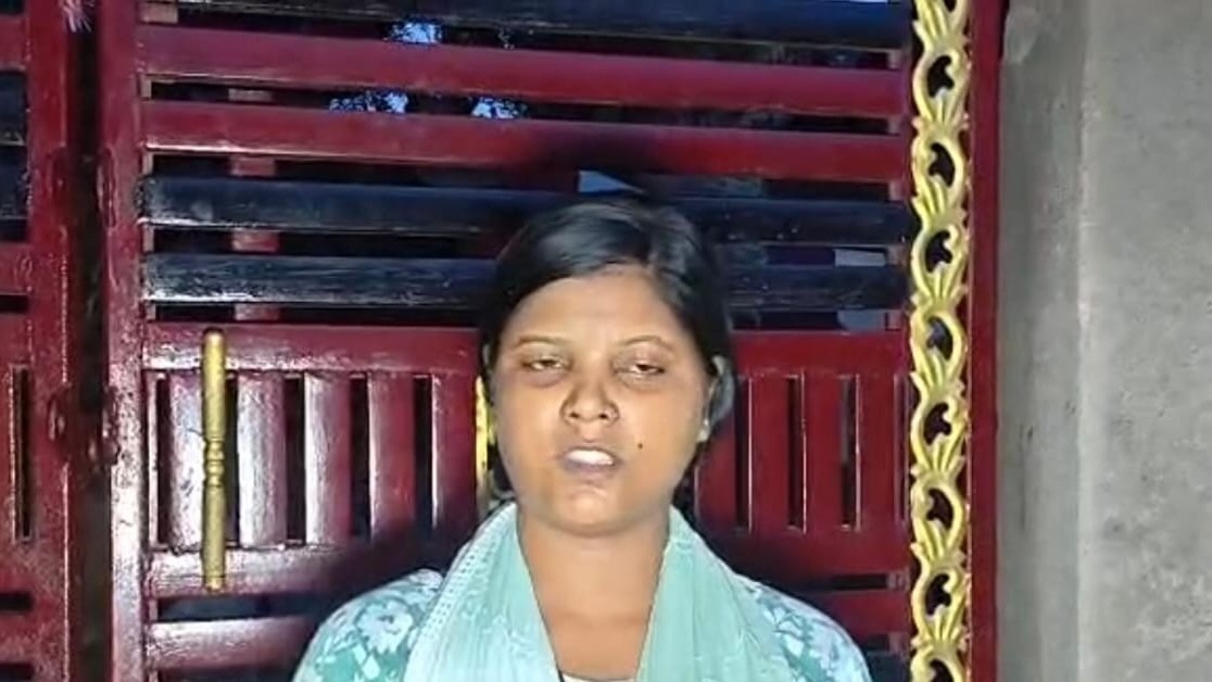 Chandauli News: राष्ट्रीय पारिवारिक लाभ योजना पर घमासान, विधवा ने लगाया ₹20 हजार गबन का आरोप