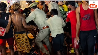 मुजफ्फरनगर में देर रात आपस में ही भिड़ गए कावड़िए, बीच सड़क ऐसा हंगामा देख पुलिस भी रह गई दंग! Muzaffarnagar News