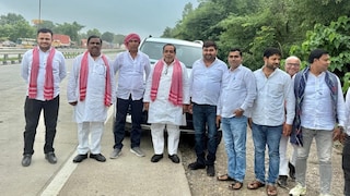 Amethi News : अनुमति पर सियासत तेज, अमेठी से सपा का काफिला लखनऊ रवाना, सरकार पर लगाया अपमान का आरोप अनुमति पर सियासत तेज, अमेठी से सपा का काफिला लखनऊ रवाना, सरकार पर लगाया अपमान का आरोप