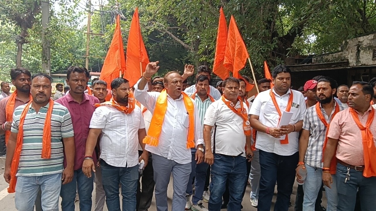 Moradabad News: हरिहर मंदिर आंदोलन के मुकदमों की समीक्षा की मांग, शिवसेना ने CM योगी को भेजा ज्ञापन