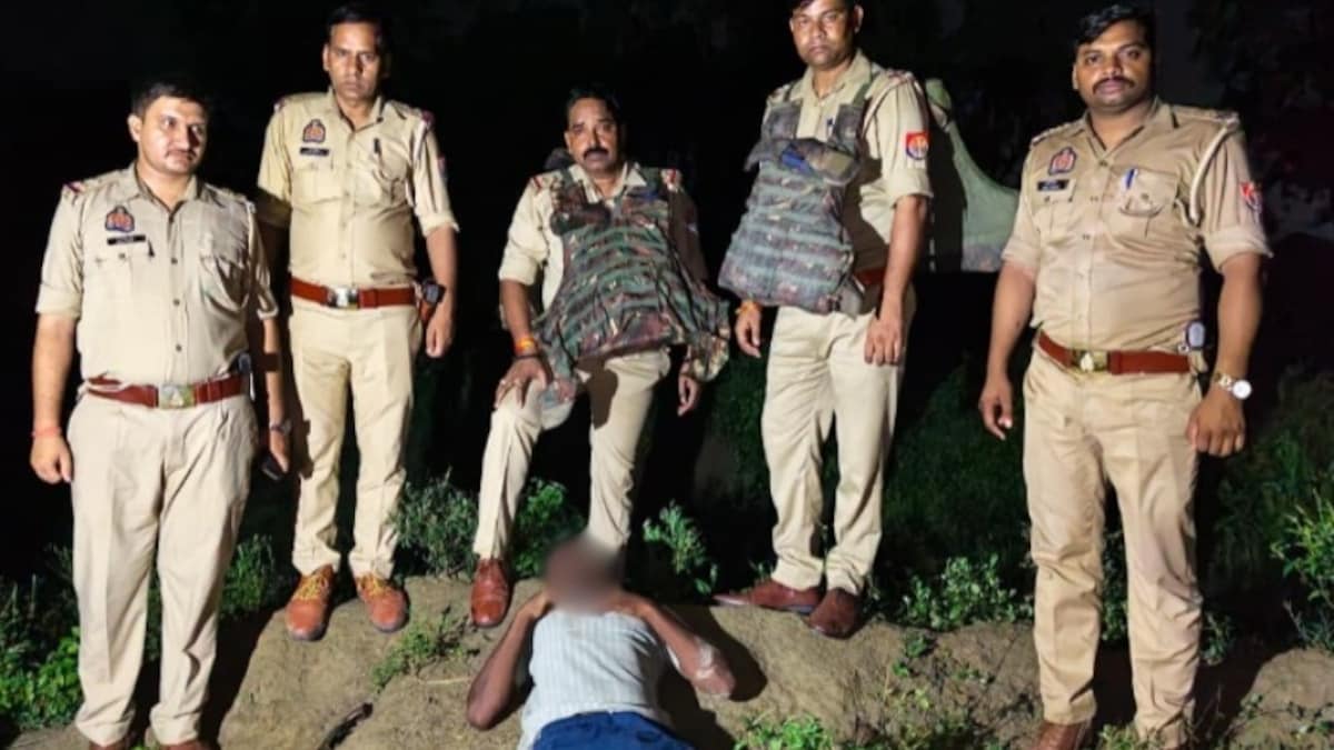 Fatehpur News: फतेहपुर में पुलिस-बदमाश मुठभेड़, दो बदमाशों के पैर में लगी गोली तीन गिरफ्तार फतेहपुर में पुलिस-बदमाश मुठभेड़, दो बदमाशों के पैर में लगी गोली तीन गिरफ्तार