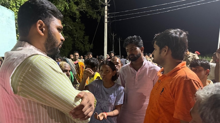 Mirzapur News: निर्माणाधीन पुल के गड्ढे में डूबे दो मासूम, मिर्जापुर के हरसिंहपुर गांव में मातम निर्माणाधीन पुल के गड्ढे में डूबे दो मासूम, मिर्जापुर के हरसिंहपुर गांव में मातम