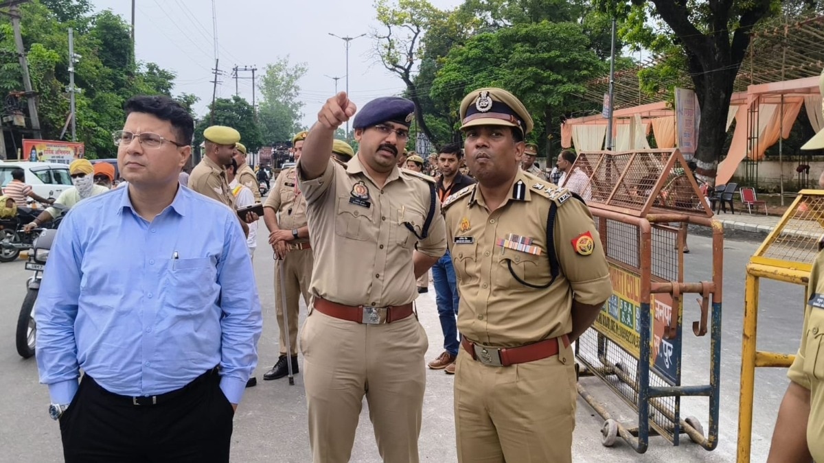 Saharanpur News: कांवड़ यात्रा को लेकर सहारनपुर में हाई अलर्ट, कमिश्नर-डीआईजी ने किया कांवड़ मार्गों का निरीक्षण