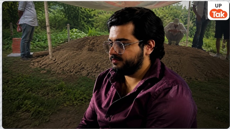 अतीक के बेटे अबान अहमद को किया गया सुपुर्द-ए-खाक, अली और उमर ने अबान ने दी मिट्टी Aban Ahmed Funeral (Photo: AI)
