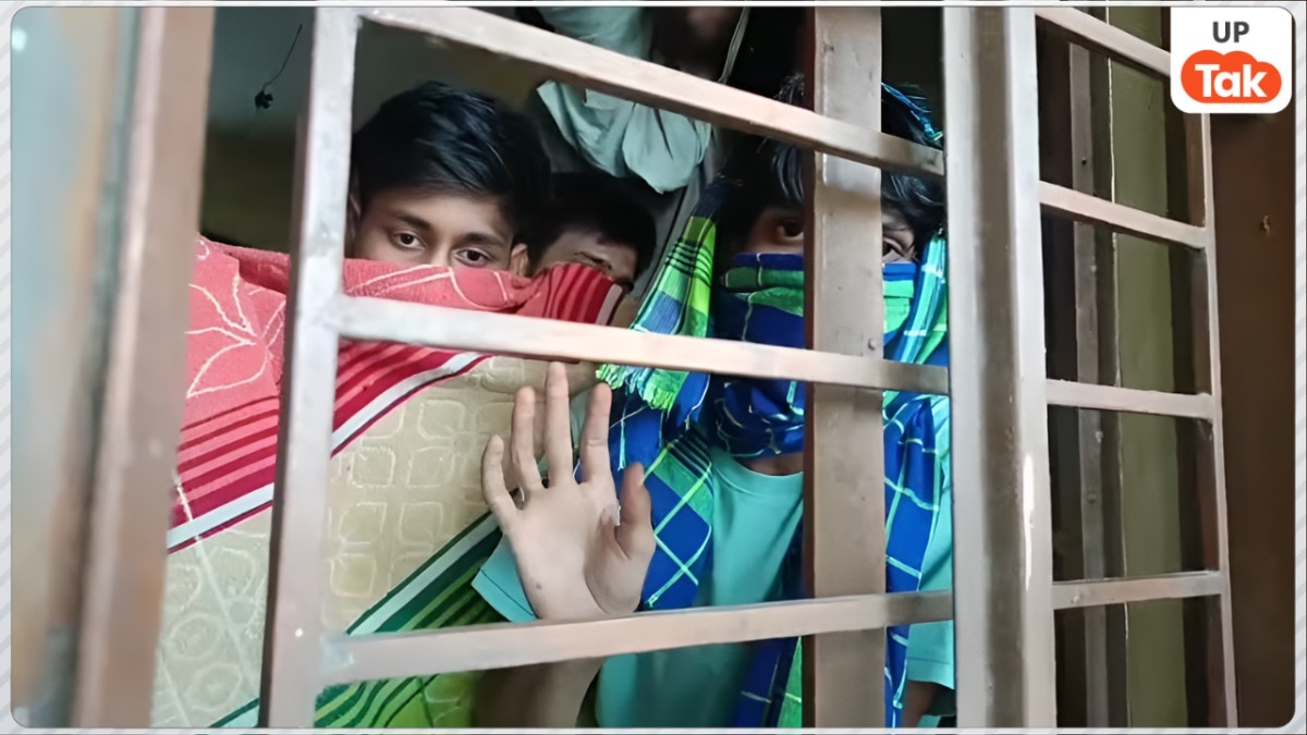 यूपी के इस नवोदय विद्यालय में Gen Alpha ने किया विरोध प्रदर्शन, खुद को क्लासरूम में बंद करके रख दी ये अनोखी मांग  