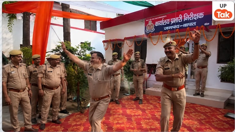 स्वतंत्रता दिवस पर झंडा फहराने के बाद बागपत पुलिस ने कोतवाली में जो किया, अब लोग खूब कर रहें हैं तारीफ, देखें Video Baghpat Police Viral Video