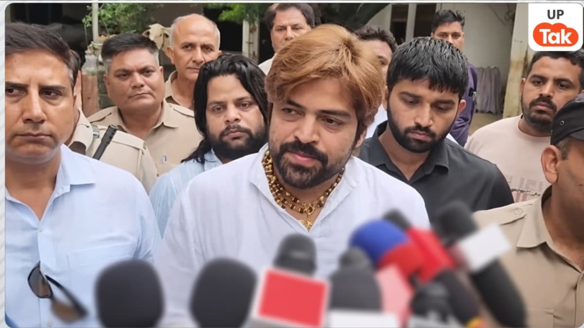 अंकित बालियान के घर पहुंचे सिंगर मासूम शर्मा, तभी पत्रकार ने क्या पूछ लिया जो बोले- बड़ा अजीब-सा सवाल है यार! Singer Masoom Sharma