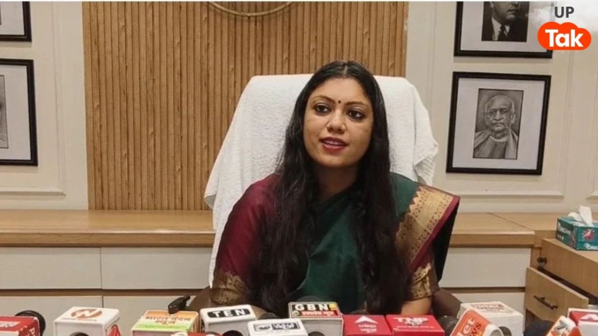नोएडा DM मेधा रूपम समेत इन अफसरों की सैलरी से कटेगा 5 लाख का मुआवजा, इलाहाबाद HC ने दिया आदेश