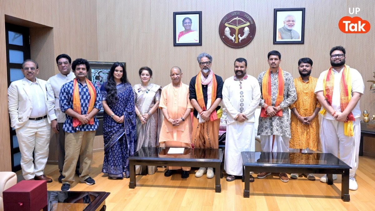 सीएम योगी से मिली फिल्म 'हनुमान अंश' की टीम, डायरेक्टर विशाल चतुर्वेदी और एक्टर शोभिनव समेत सभी प्रमुख सदस्य रहे शामिल CM योगी से मिली हनुमान अंश की टीम