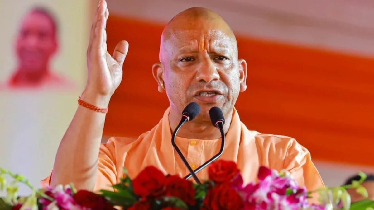 Opinion: कैबिनेट में महिलाओं को जगह देने में अखिलेश से बहुत आगे योगी, आधी आबादी को सत्ता में हिस्सेदारी देने का फर्क साफ CM Yogi Adityanath