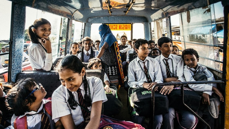 लखनऊ में भारी बारिश का अलर्ट: कल 26 सितंबर को कक्षा 12 तक के सभी स्कूल बंद, जिलाधिकारी ने जारी किया कड़ा आदेश Lucknow School Closed News (Representative Image))
