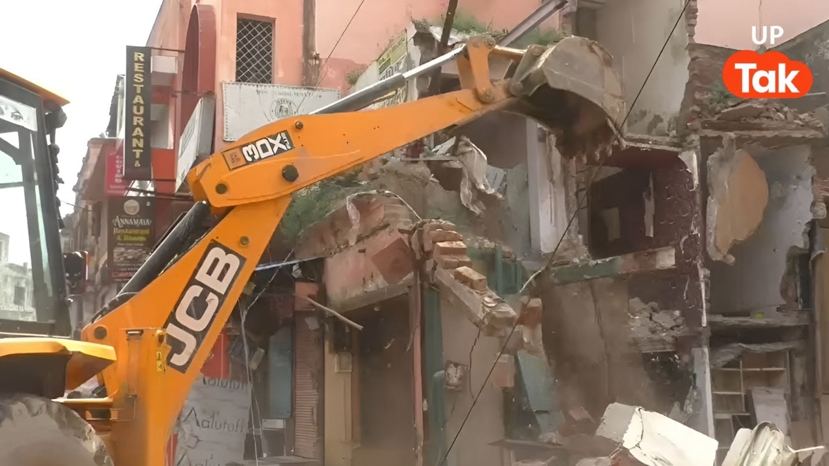 1 साल बाद बदली वाराणसी के दालमंडी की तस्वीर! चौड़ीकरण प्लान में आए थे 187 भवन, कितने हटे?