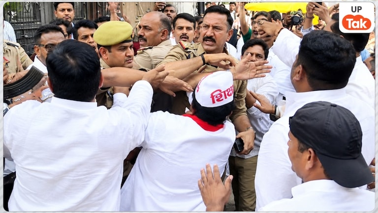 मुजफ्फरनगर में MLC चुनाव के बीच मंत्री कपिल देव अग्रवाल के पहुंचने पर भिड़े सपा-भाजपा कार्यकर्ता, धक्का-मुक्की से मचा हड़कंप Muzaffarnagar MLC Election