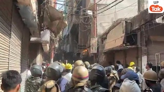 बुलडोजर एक्शन के दौरान वाराणसी के दालमंडी में मकान मालिक ने घर में आग लगा दी! जबरदस्त बवाल Bulldozer action, Dalmandi, Varanasi, road widening, fire incident, police, administration, property demolition, Supreme Court stay, public dispute