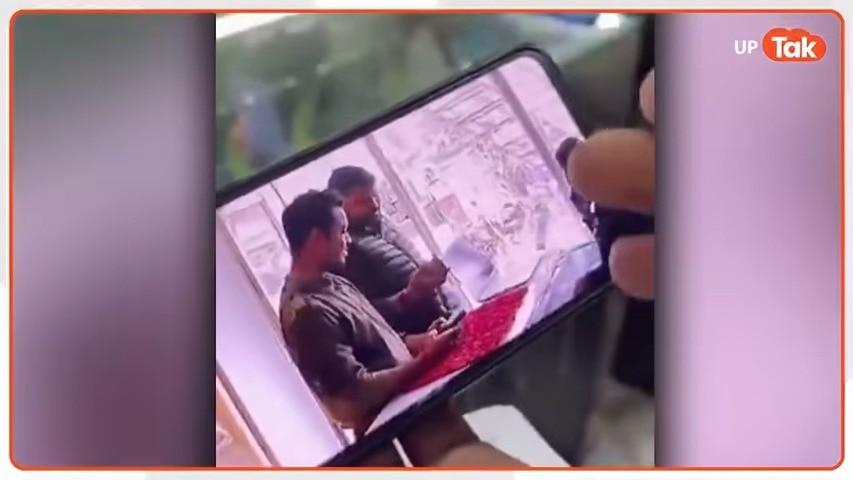 iPhone 15 चुराते पुलिसवाले और रोता हुआ शोरूम मालिक... जौनपुर के इस केस ने मचा दिया हड़कंप