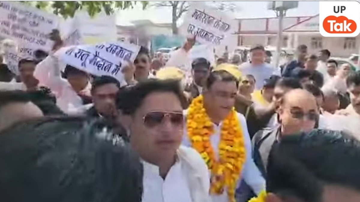 'यादव जी की लव स्टोरी' फिल्म पर संभल में भारी बवाल, FIR दर्ज