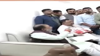 सबके सामने ही मंत्री दयाशंकर सिंह ने लगा दी शिक्षक को डांट, सोशल मीडिया पर वीडियो वायरल Dayashankar singh Viral Video