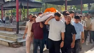 हरीश राणा की अर्थी को कंधा देते बिलख पड़ा छोटा भाई, परिवार ने दी भावुक विदाई UP Tak