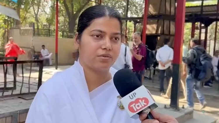 हरीश राणा को तिलक लगाने वालीें ब्रह्माकुमारी रूपा दीदी कैमरे पर आईं, कहानी बताते हो गईं इमोशनल 