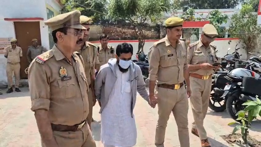 UPSTF की गिरफ्त में आते ही बदले मौलाना सलीम के सुर, CM योगी की मां पर बयान देने के बाद हाथ जोड़कर मांगी माफी
