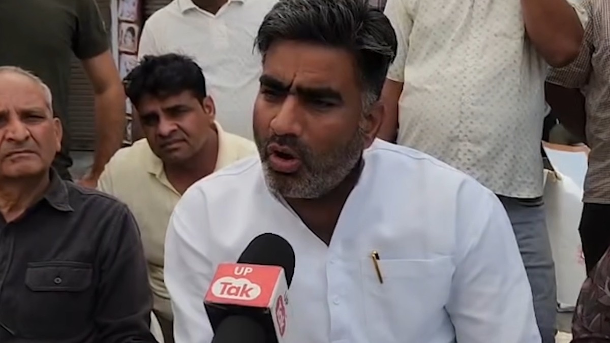 Meerut Central Market News: गरजते हुए सपा विधायक अतुल प्रधान ने एंट्री, पूरा माहौल ही बदल गया!