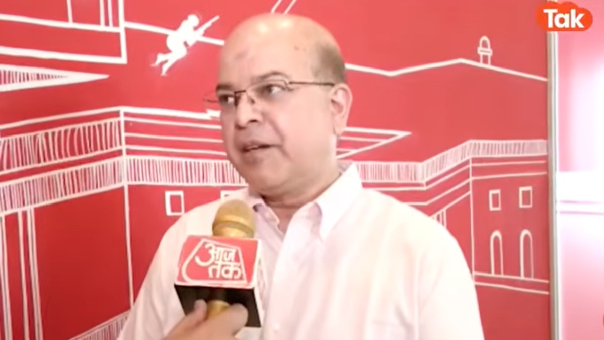 कंपनी के बाहर मजदूर चला रहे पत्थर तो वहीं दूसरी ओर CEO कर रहे ये सब बात