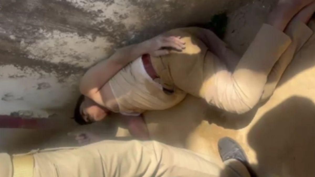 मुजफ्फरनगर में सीएम योगी की रैली के समय दरोगा को चढ़ा शराब का नशा, वीडियो वायरल होने के बाद हुआ ये हाल