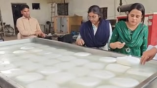 सावधान! कहीं आप भी तो नहीं खा रहे नकली पनीर? मेरठ में डॉ. रोशन जैकब का बड़ा एक्शन, पकड़ी गई केमिकल वाली फैक्ट्री Meerut News