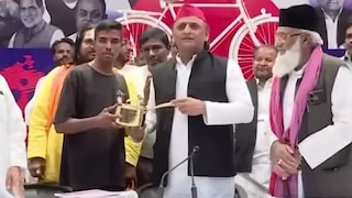 अखिलेश यादव से मिलकर चायवाले आर्यन यादव ने ये सब कहा, खुद बताया पूरा किस्सा Aryan Yadav Meets Akhilesh