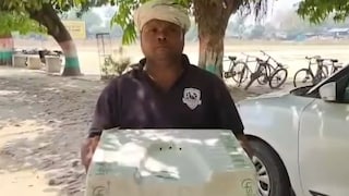 साहब ये लो टॉयलेट सीट और दो मेरी बेटी को एडमिशन... बस्ती से सामने आई ये कहानी आपका कलेजा फाड़ देगी UP Tak