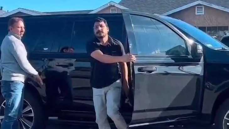 नगीना सांसद चंद्रशेखर आजाद पहुंचे अमेरिका, 1 करोड़ वाली गाड़ी का वीडियो वायरल!