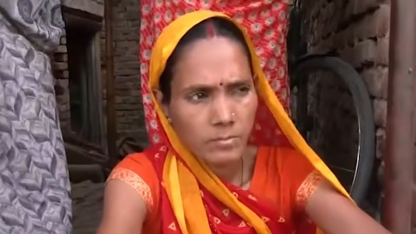 आशु सिंह ने... गाजीपुर की निशा विश्वकर्मा के मां-बाप ने यूपी Tak के कैमरे पर कह दी ये पूरी बात