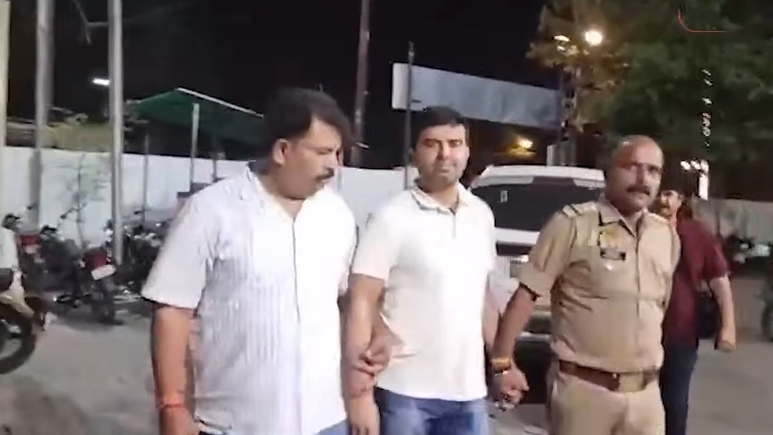 100 करोड़ के सट्टा सिंडिकेट में BJP नेता आशीष उपाध्याय गिरफ्तार, पुलिस ने पकड़ तो लगाने लगे ये नारे