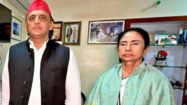 अखिलेश-ममता मुलाकात: 'आप हारी नहीं हैं दीदी'... कोलकाता पहुंच अखिलेश यादव जताई ये चिंता