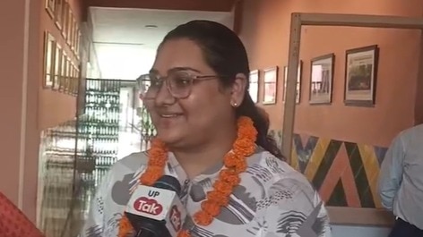 CBSE 12th Result: कानपुर की सोनाक्षी ने 99.6% अंक लाकर बढ़ाया मान, किसे दिया सफलता का श्रेय?