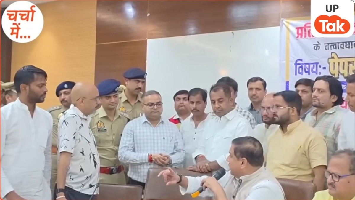 प्रयागराज में भर्ती परीक्षाओं को लेकर बड़ा हंगामा, कैंडल मार्च के बाद दो छात्र नेता हुए गिरफ्तार 