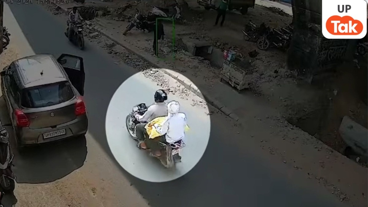सड़क किनारे खड़ी कार का दरवाजा खुलते ही दूर तक उड़े बाइक पर सवार हुकुम सिंह, फिर जो हुआ उसने सबको हिला दिया