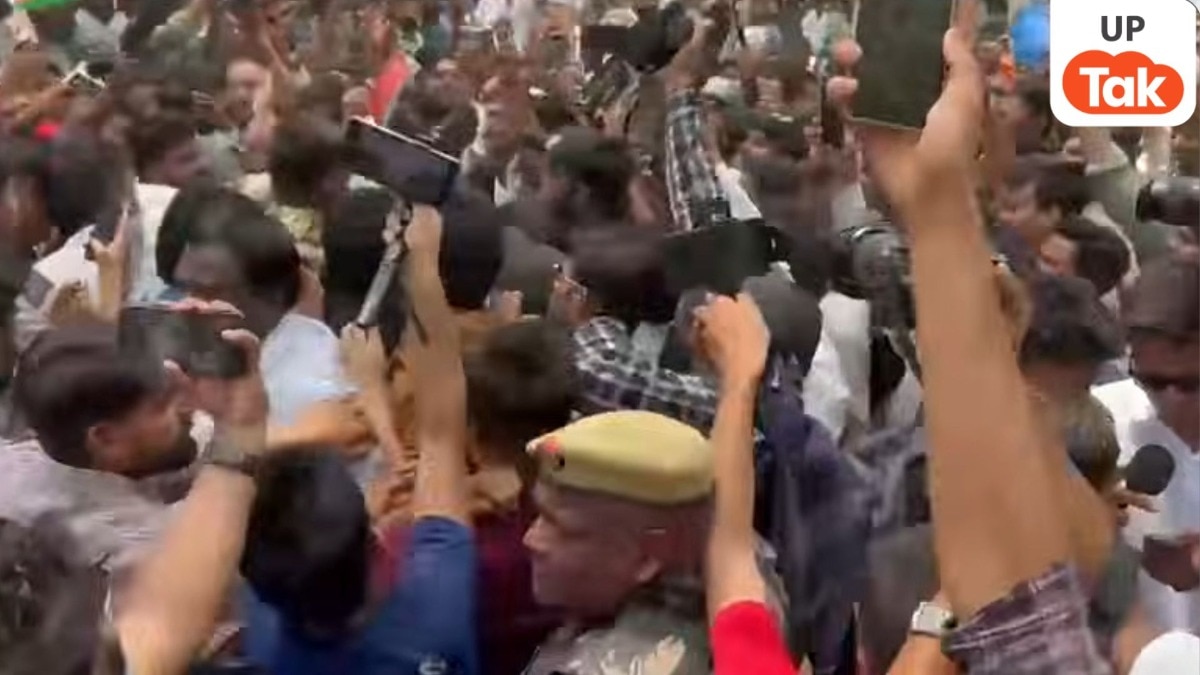 कॉकरोच जनता पार्टी के संस्थापक अभिजीत दीपके के ईको गार्डन पहुंचते ही बदल गया पूरा माहौल...
