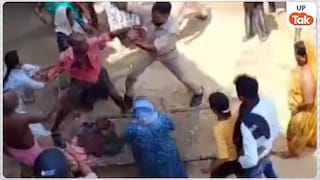 बस्ती के एक गांव में पति-पत्नी के झगड़े को सुलझाने पहुंची थी पुलिस... फिर सामने आया खाकी का दबंग अवतार! VIDEO देखकर लोग रह गए दंग UP Tak