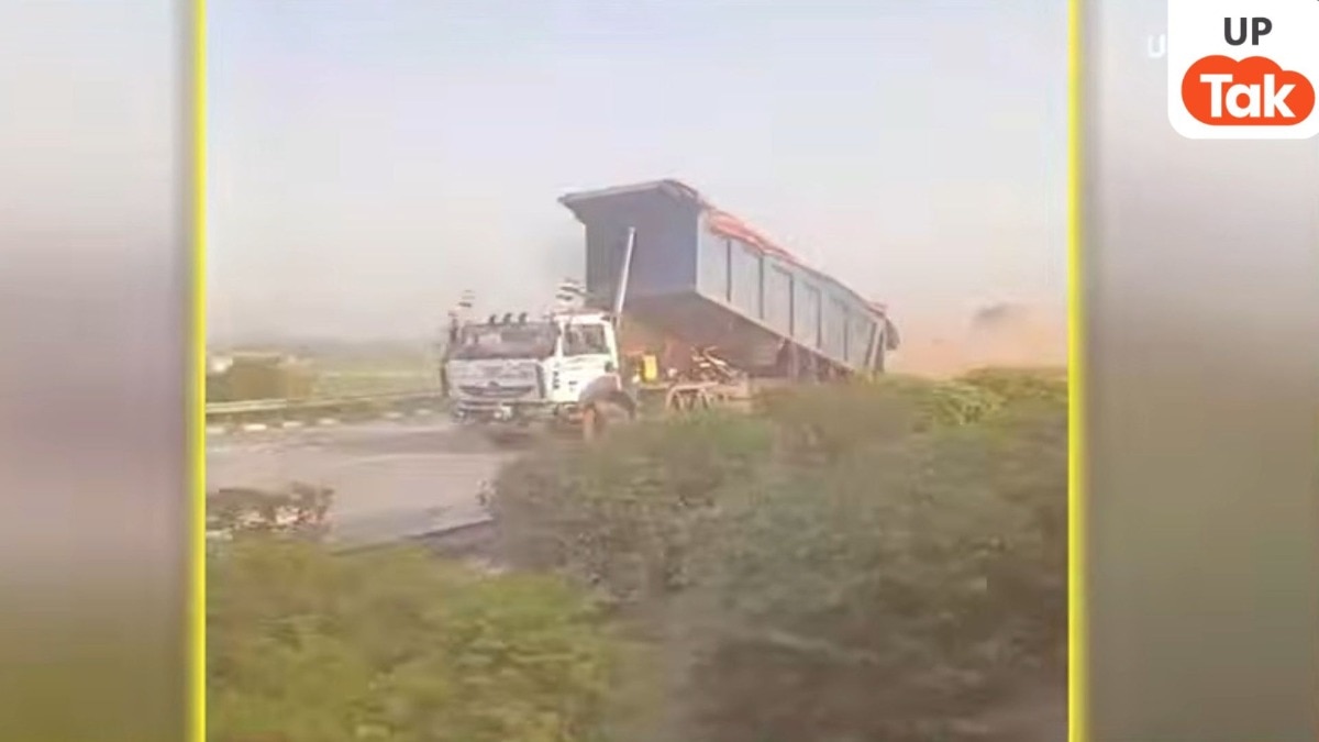 ग्रेटर नोएडा एक्सप्रेसवे पर अचानक चलते डंपर से गिरने लगे पत्थर, कुछ ही सेकंड में हाईवे बना तबाही का मैदान...क्या है इस वायरल वीडियो की सच्चाई? 