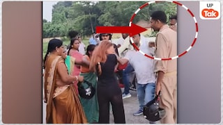 गोरखपुर में गुंडों के हौसले बुलंद! पुलिस के सामने ही एक महिला को कार से खींचकर किया ये सब UP Tak