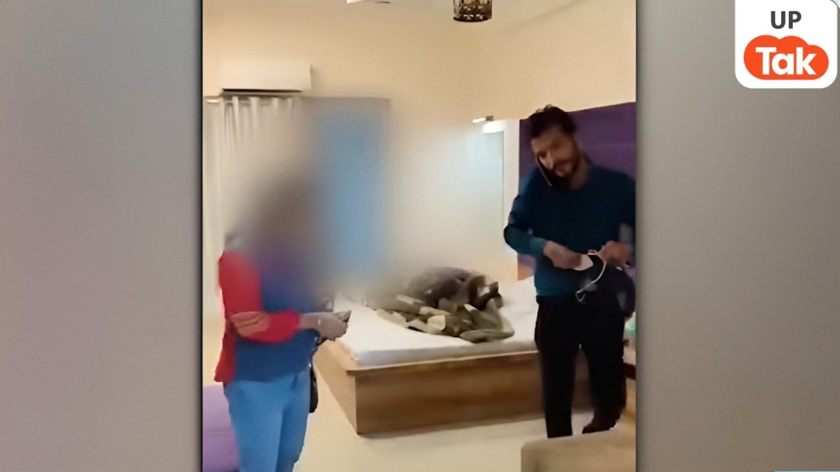 आगरा में होटल के कमरे में पत्नी को कथित प्रेमी संग देख पति के उड़ गए होश... फिर हाईवोल्टेज ड्रामे के बाद क्या हुआ? 