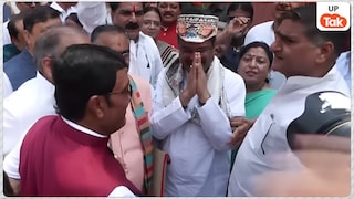 शिक्षा मंत्री के पद से इस्तीफा देने के बाद पहली बार संसद पहुंचे धर्मेंद्र प्रधान! NDA और INDIA के सांसदों ने किया ऐसे स्वागत UP Tak