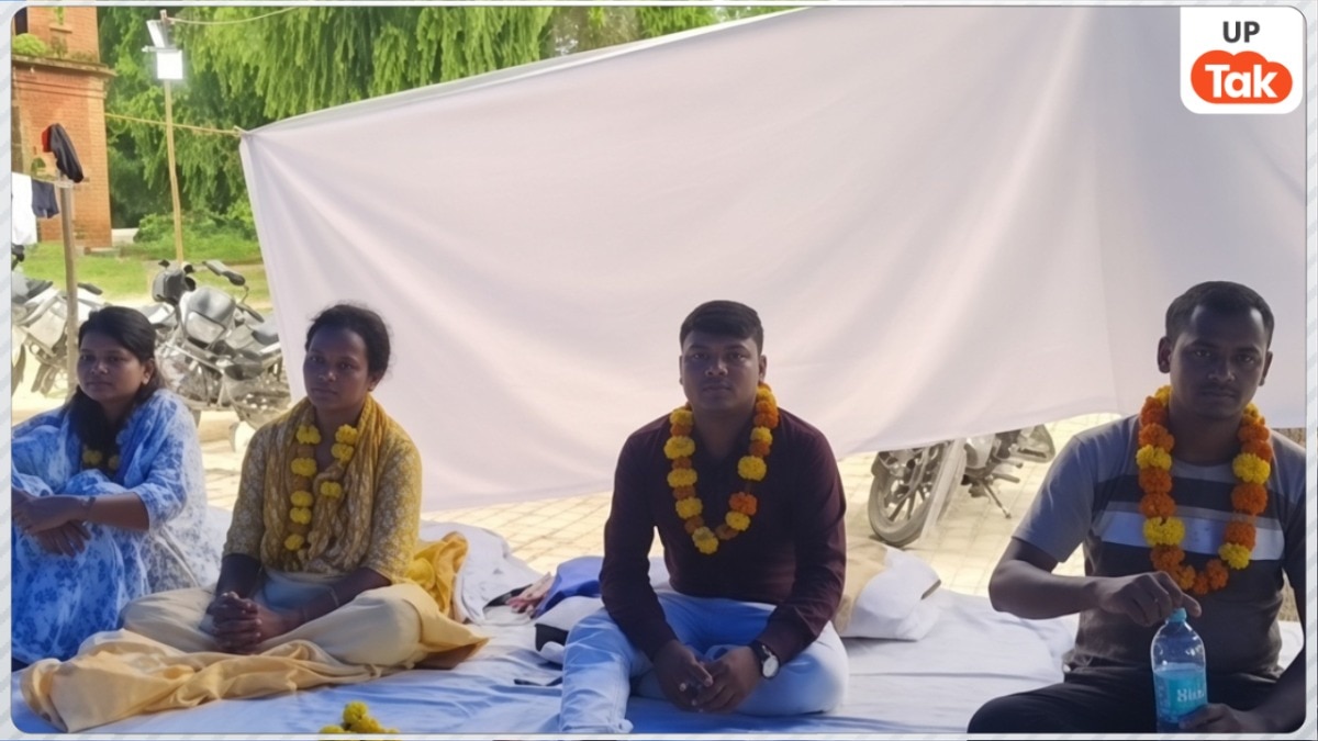 प्रयागराज में अनशन पर बैठे छात्रों को पुलिस ने हटाया, TGT PGT और नई शिक्षक भर्ती को लेकर चल रहा था प्रोटेस्ट  