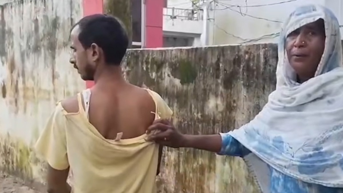 Mahoba में पत्नी के मायके वालों ने पति और पत्नी की सास को दौड़ा-दौड़ाकर कूटा, फाड़ दिए कपड़े! VIDEO