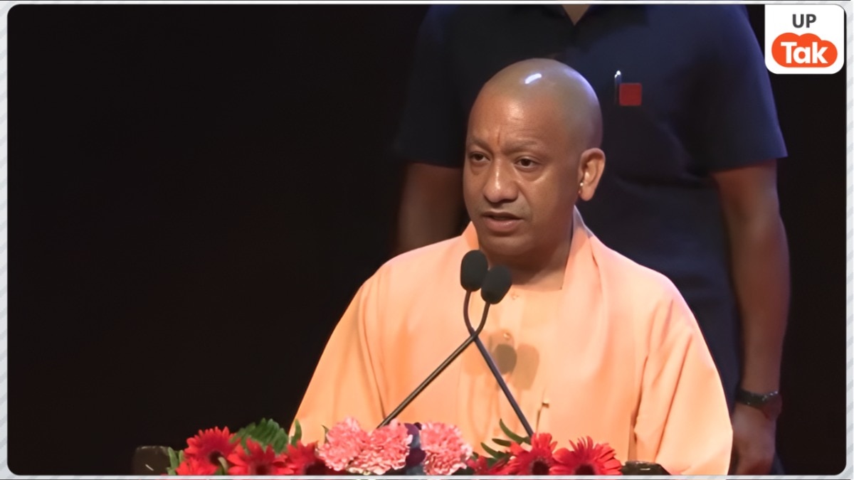 लखनऊ में नियुक्ति पत्र बांटने पहुंचे CM योगी आदित्यनाथ, बोले- यूपी में नौकरियों की कमी नहीं, खूब बजी तालियां!