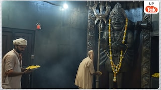 नवरात्रि के पहले दिन मां पाटेश्वरी देवी मंदिर पहुंचे CM योगी, उत्तर प्रदेश की खुशहाली के लिए की प्रार्थना UPTak