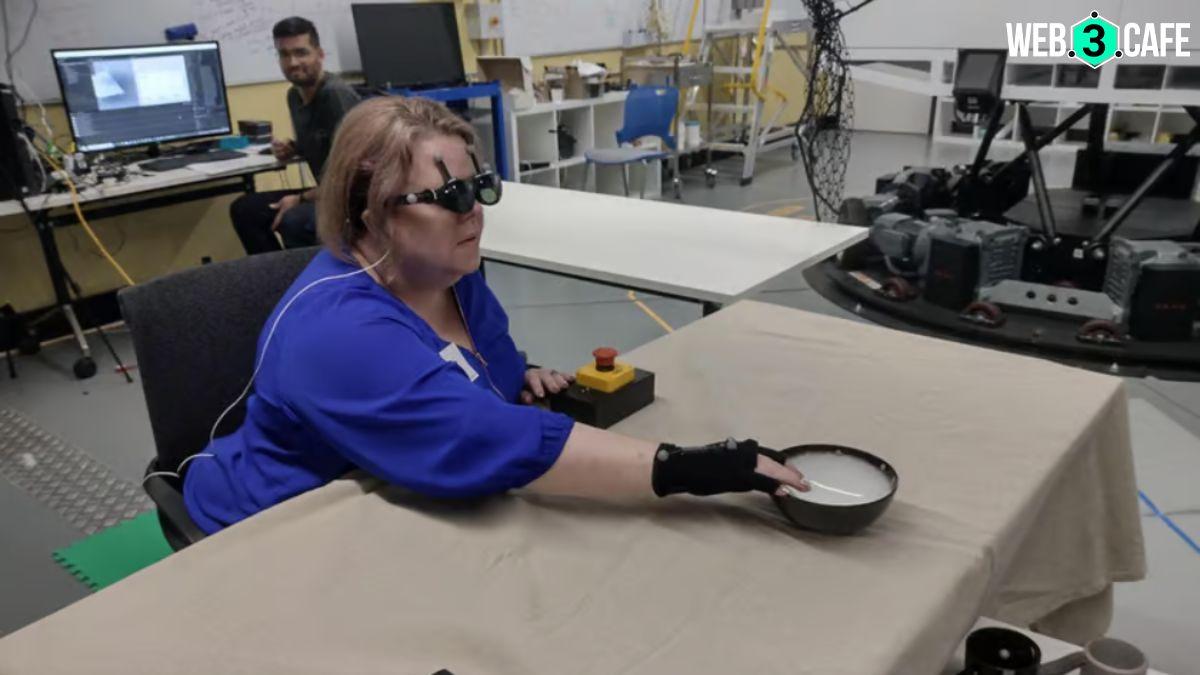 Batinspired smart glasses enables visuallyimpaired person to see using sound bat inspired