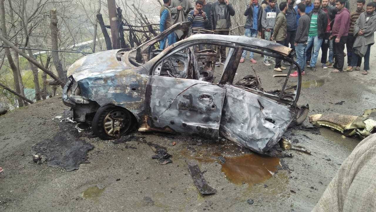 banihal-car-blast-23_033019014414.jpg